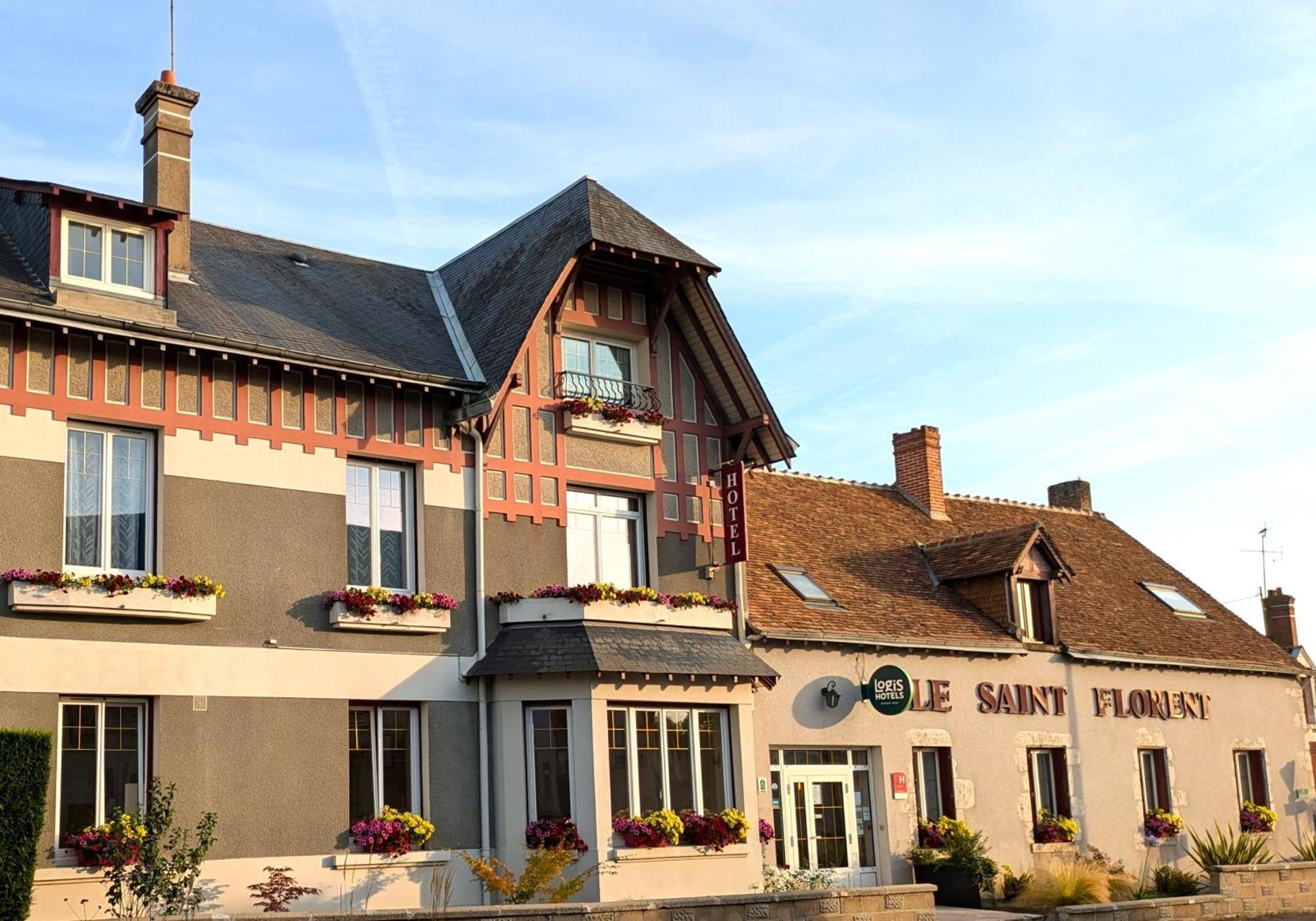Logis Hotel Le Saint Florent Мон-пре-Шамбор Экстерьер фото